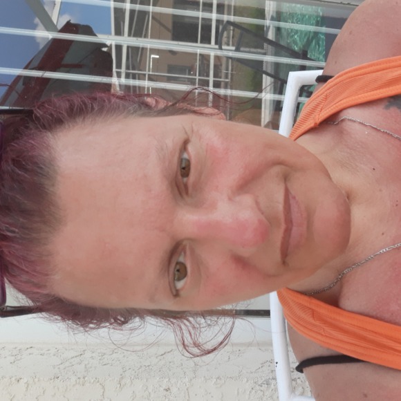 Meet your Posher, Hannah - Picture 1 of 1